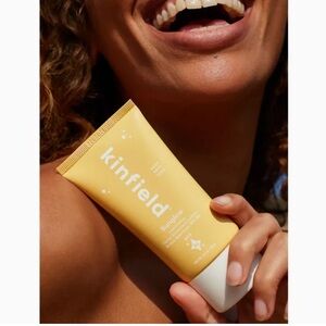 ☀️✨Kinfield Sunglow SPF 35✨☀️
